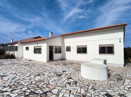 A dos Cunhados, Lisbon - Photo 4