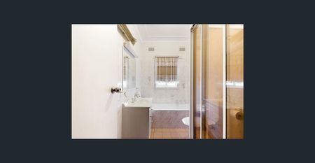 🌿 Charming 3-Bedroom Cottage in a Convenient Location – $670 per week - Photo 5