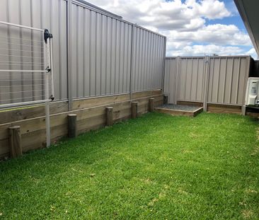 Spacious & Stylish 3-Bedroom Freestanding Villa - Photo 5