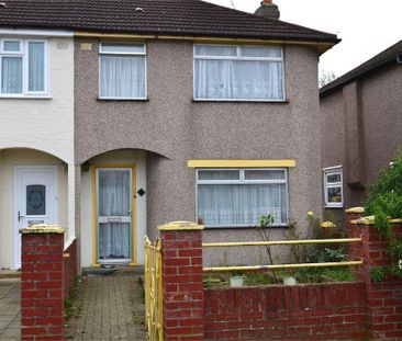 4 bedroom semi-detached house to rent - Photo 4