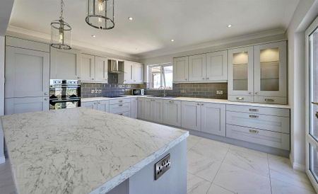 24 O'Neills Place, Church Road, Holywood, BT18 9BU - Photo 3