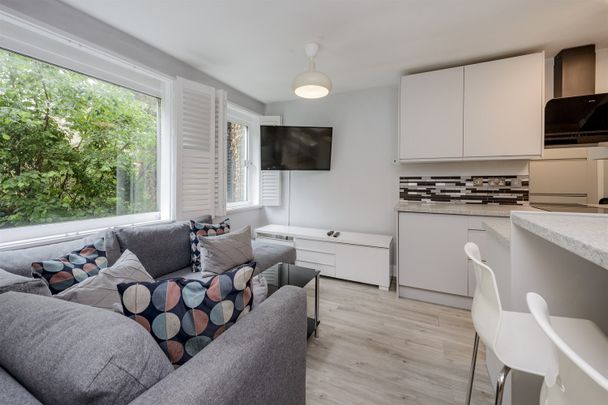 Lexham Gardens, W8 - Photo 1