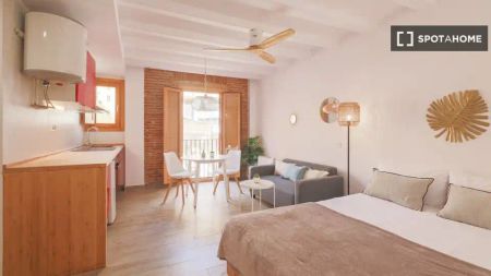 Piso de alquiler en El Raval - Foto 2