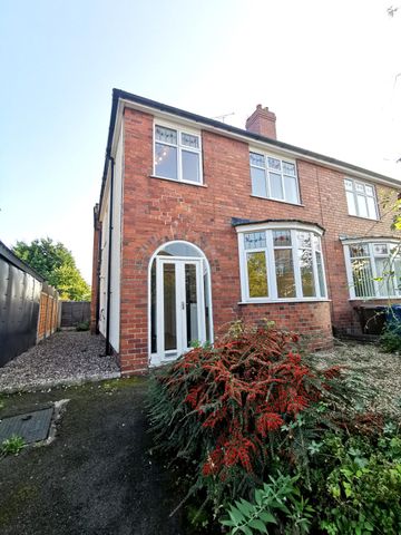 3 Bedroom semi detached - Photo 4