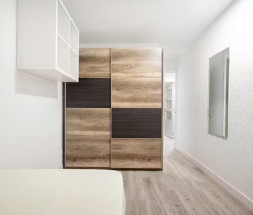 Calle Matilde Hernández, Madrid, Community of Madrid 28019 - Photo 5