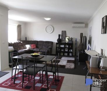 "Open plan, family living" - Photo 1