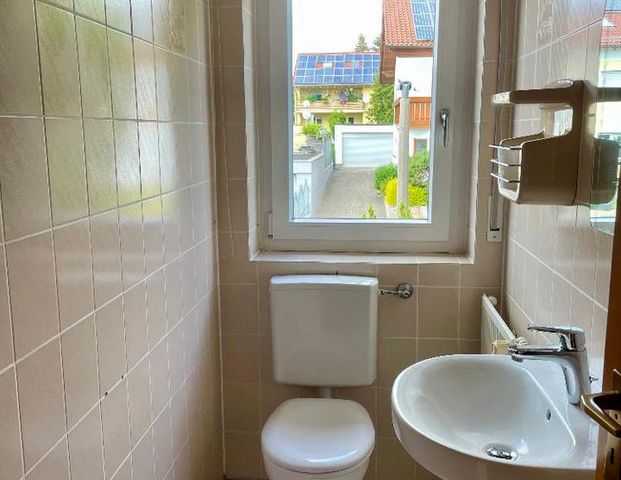 Großzügige 3,5-Zi-Wohnung mit Balkon in Niederwerrn - Foto 1