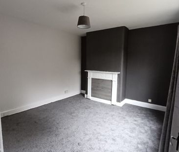 Beautiful 3-bedroom Terraced Home - Photo 1