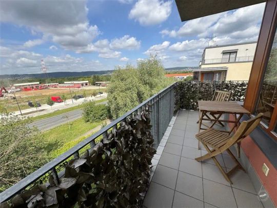 Pronájem plně vybaveného bytu 2+kk s balkonem, garážovým stáním, Praha 5 – Zbraslav - Fotografie 1