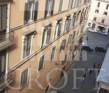 Monti: renovated 1 Bedroom, spacious living, kitchen and bath. Loca... - Photo 2