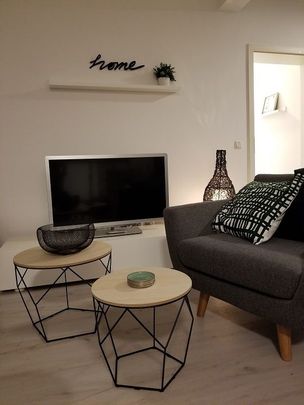 Terrassenwohnung mit Designer-Möblierung in Köln - Photo 1