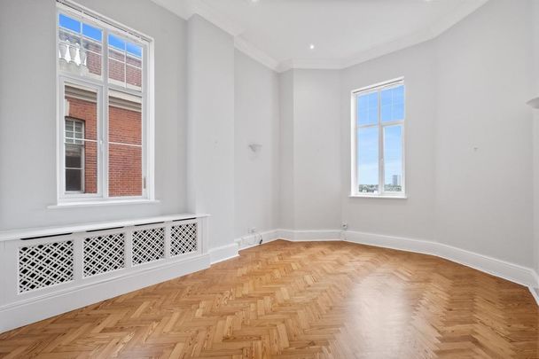 3 bedroom flat to rent - Photo 1