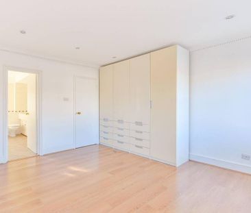 4 bedroom terraced house to rent - Photo 4