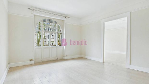 QUARTIER IMPERIAL- F6 ENTIEREMENT RENOVE - 4 CHAMBRES - CUISINE EQUIPEE - Photo 1
