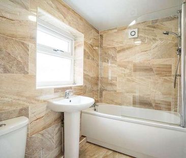 North Terrace (e), NE28 - Photo 2