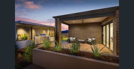 4-Bed, 2-Bath Ex-Display Home with Premium Features - Photo 5