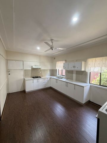 6 BLACKALL STREET, Revesby NSW 2212 - House For Rent | Domain - Photo 3