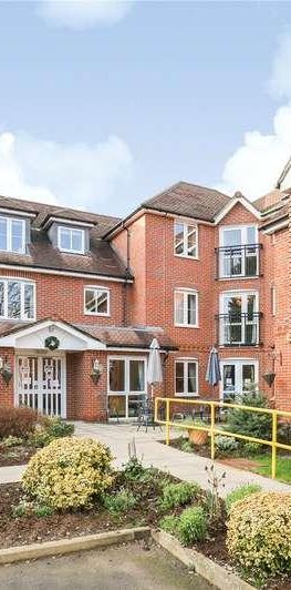 Oyster Lane, Byfleet, West Byfleet, Surrey, KT14 - Photo 2