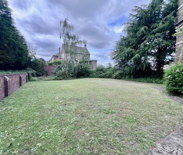Thorne Road, Wentworth Lodge, DN2 - Photo 4