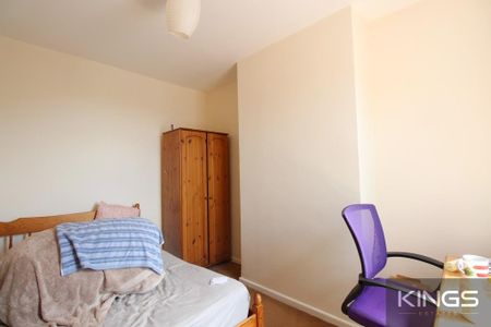 4 bedroom terraced house to rent - Photo 3