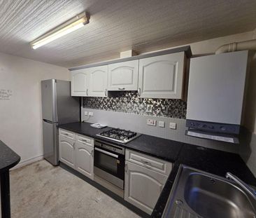 3 bedroom terraced house to rent - Photo 5