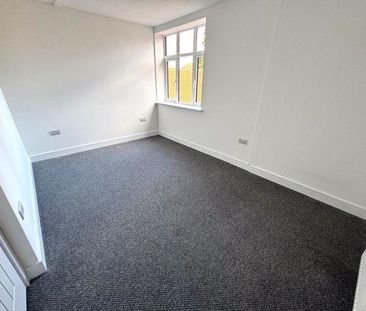 Mixed use to rent - Photo 2