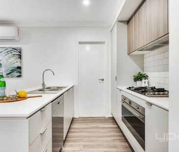 Brand New Street Facing Townhouse! - Photo 4