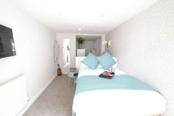 Thames House, Reading, Berkshire, RG1 - Photo 1