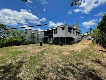 Elevated Queenslander Charm in Prime Inner-City Location - Photo 2