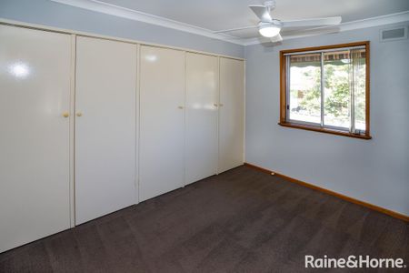3/2 Raye Street, Tolland, NSW 2650 - Photo 4