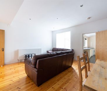 5 bed terraced house to rent in Biddlestone Road, Heaton, NE6 - Photo 1