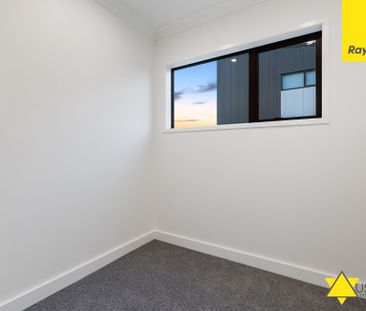 Prime Corner Unit with Extra Light - Enquire Now for a Viewing! - Photo 4