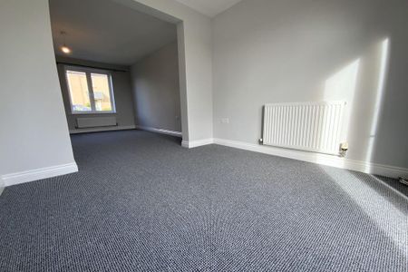 3 bedroom semi-detached house to rent - Photo 3
