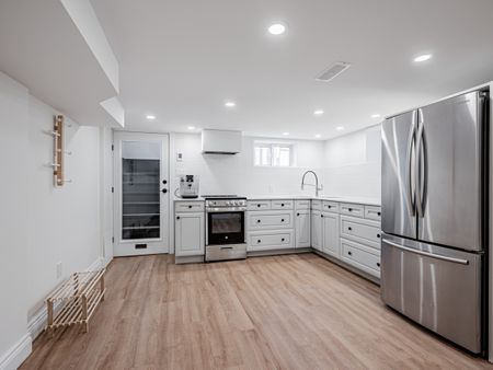 4 Hartford Avenue, Bsmt - Photo 2