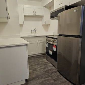 Freshly Renovated Penthouse Apartment on Pakington Street $2175.00 - Photo 1