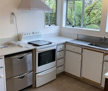 3 Bedroom home in Belmont - Photo 2