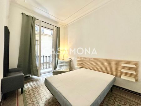 Bright Double Room in Fully Female Co-Living Apartment in Gothic Quarter - Photo 5