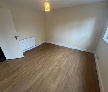 3 bedroom townhouse to rent - Photo 2