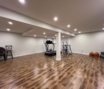 For Lease - 2055 Hadfield Court, Burlington, Ontario - Photo 2