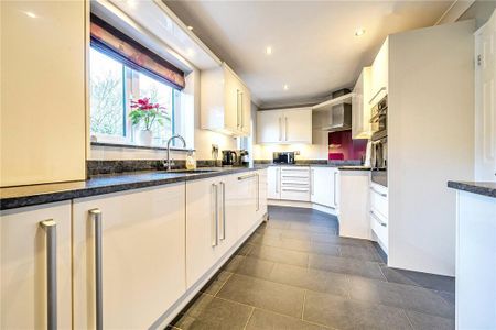 5 bedroom detached house to rent - Photo 4