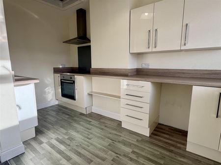 Dean Road, Scarborough - Photo 5