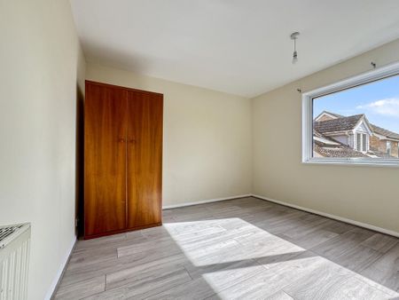 3 bedroom detached house to rent - Photo 4