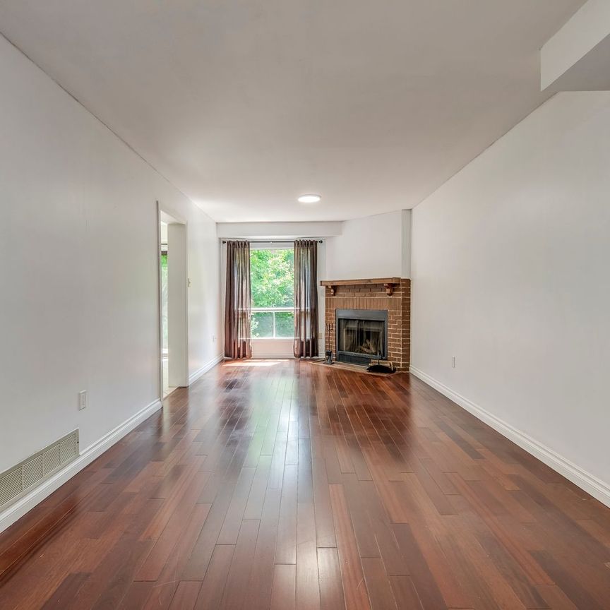 For Lease - 1226 Cottonwood Crescent, Oakville, Ontario - Photo 1