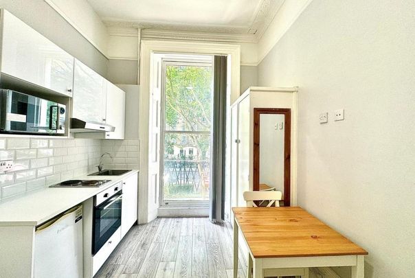 Studio to rent - Photo 1