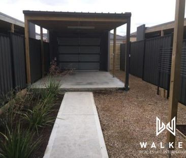 Modern Living Townhouse! - Photo 4