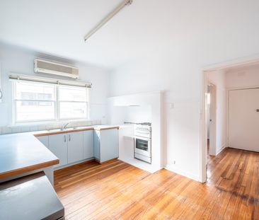 2 Lyttle Avenue, Essendon VIC 3040 - Photo 5