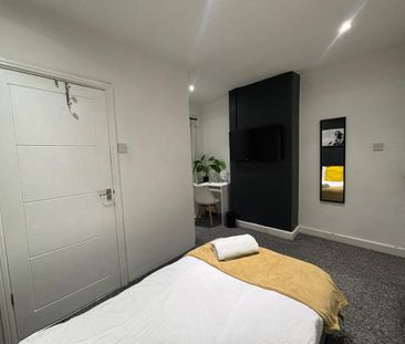 3 bedroom terraced house to rent - Photo 3