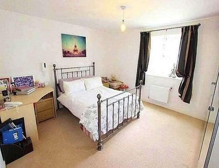 Hayes, UB3 - Photo 2