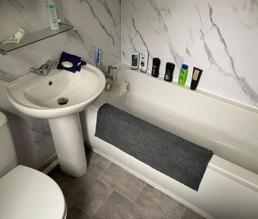 1 bedroom flat to rent - Photo 6