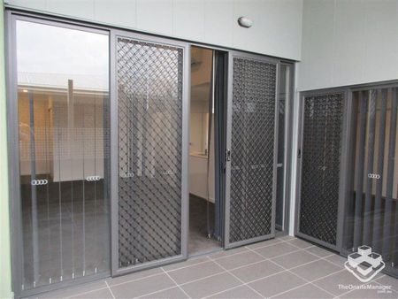 two beds two bathrooms with car garage - Photo 3